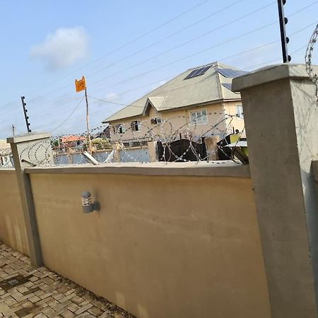 One Bed Apt Oluyole Akala Express Axis Ibadan Apartment Exterior photo