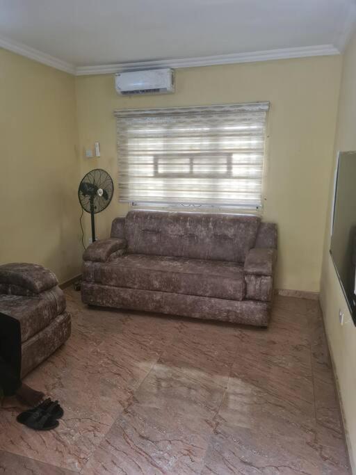 One Bed Apt Oluyole Akala Express Axis Ibadan Apartment Exterior photo